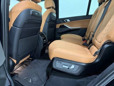 Certified 2024 BMW X7 xDrive40i w/ M Sport Package AWD/4WD image 17