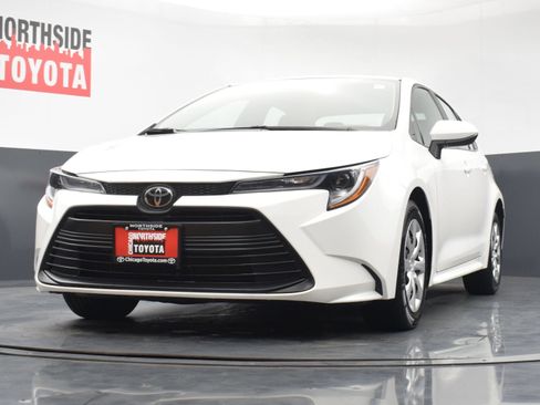 Used 2024 Toyota Corolla LE FWD image 29
