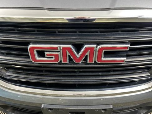 Used 2020 GMC Terrain SLE w/ Driver Convenience Package FWD image 10