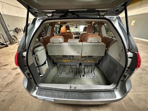Used 2012 Toyota Sienna LE FWD image 26