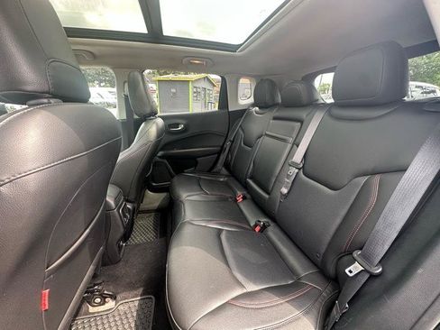 Used 2018 Jeep Compass Trailhawk w/ Leather Interior Group AWD/4WD image 17