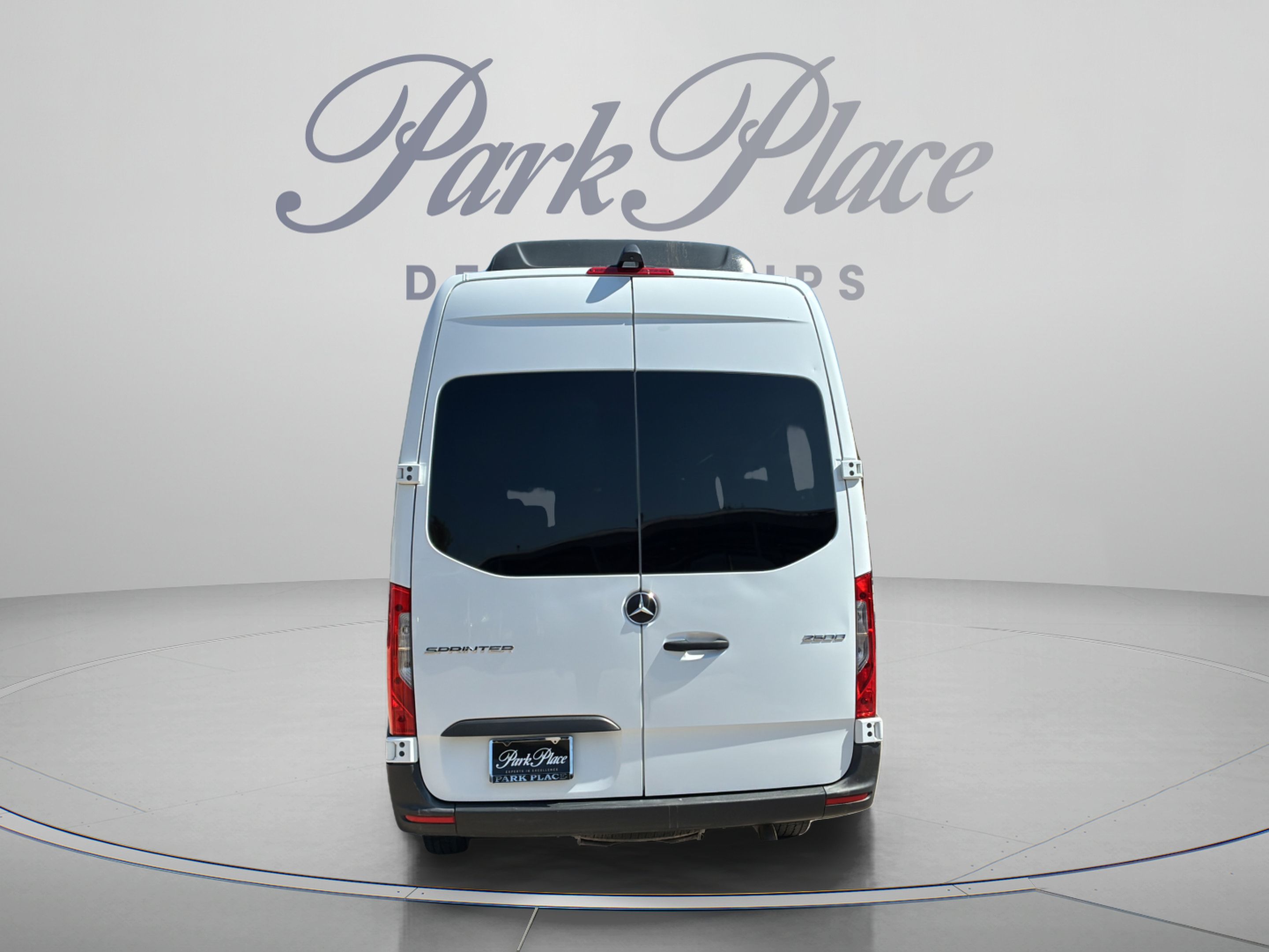 Used 2025 Mercedes-Benz Sprinter 2500 image 4