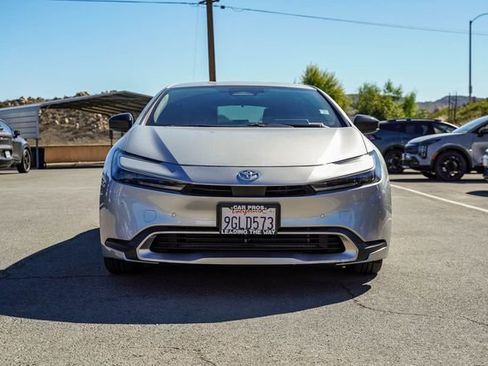 Used 2023 Toyota Prius Prime SE image 3
