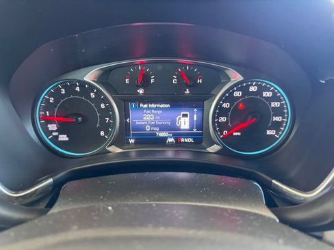 Used 2020 Chevrolet Equinox LT FWD image 17