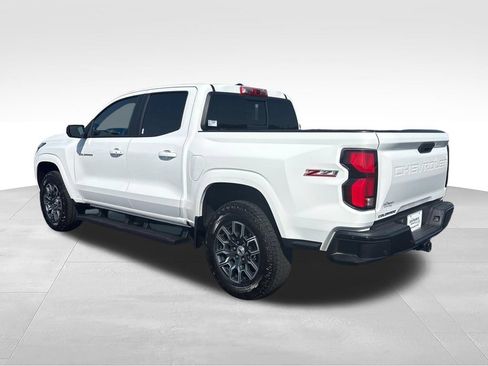 Used 2025 Chevrolet Colorado Z71 w/ Z71 Convenience Package 2 AWD/4WD image 3