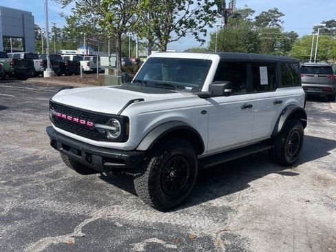 Used 2024 Ford Bronco Wildtrak image 2