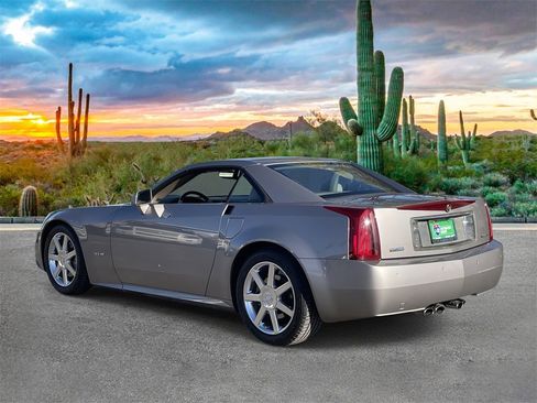 Used 2005 Cadillac XLR image 5