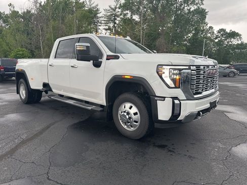Used 2025 GMC Sierra 3500 Denali w/ Denali Reserve Package AWD/4WD image 13