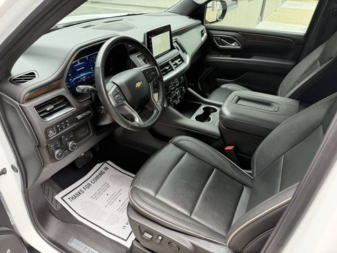 Used 2024 Chevrolet Suburban Premier AWD/4WD image 14