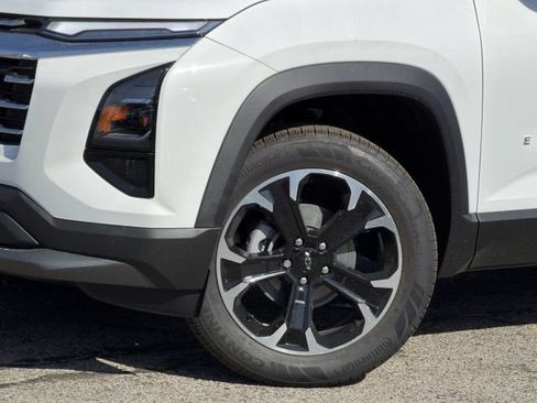 New 2026 Chevrolet Equinox LT w/ LPO, Floor Liner Package FWD image 10