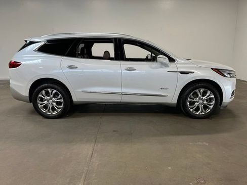 Used 2019 Buick Enclave Avenir w/ Avenir Technology Package AWD/4WD image 2