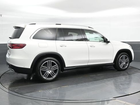 New 2025 Mercedes-Benz GLS 450 4MATIC image 2