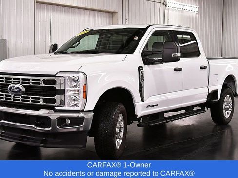 Used 2024 Ford F350 XLT image 3
