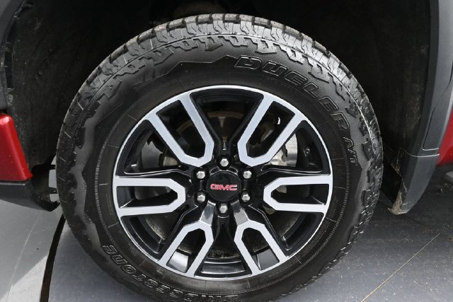 Used 2024 GMC Sierra 1500 AT4 w/ Technology Package AWD/4WD image 22
