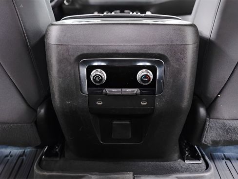 Used 2023 GMC Yukon SLE image 29