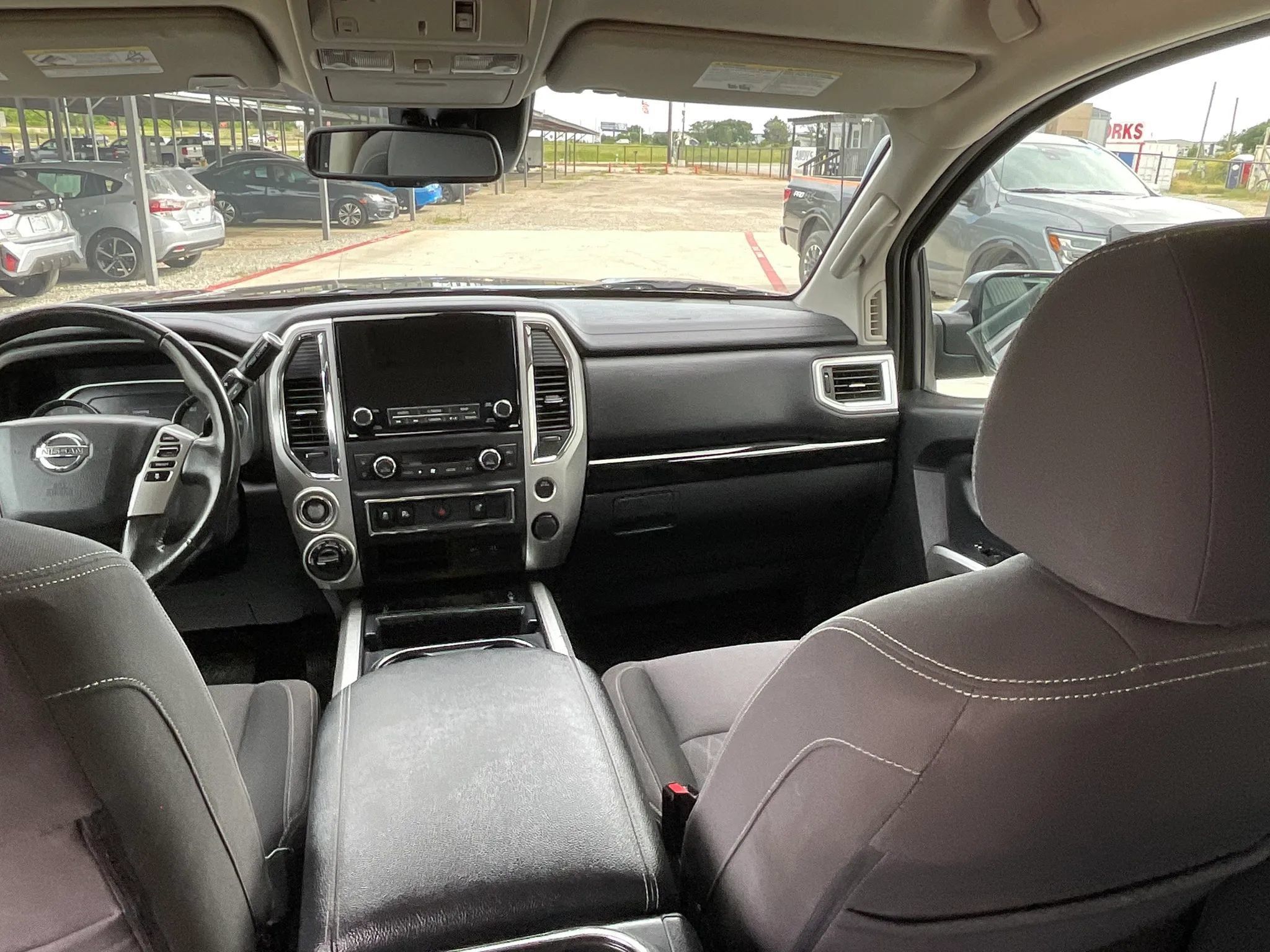 Used 2021 Nissan Titan SV w/ SV Convenience Package AWD/4WD image 18