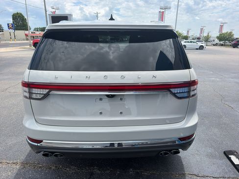 Used 2022 Lincoln Aviator Reserve AWD/4WD image 6