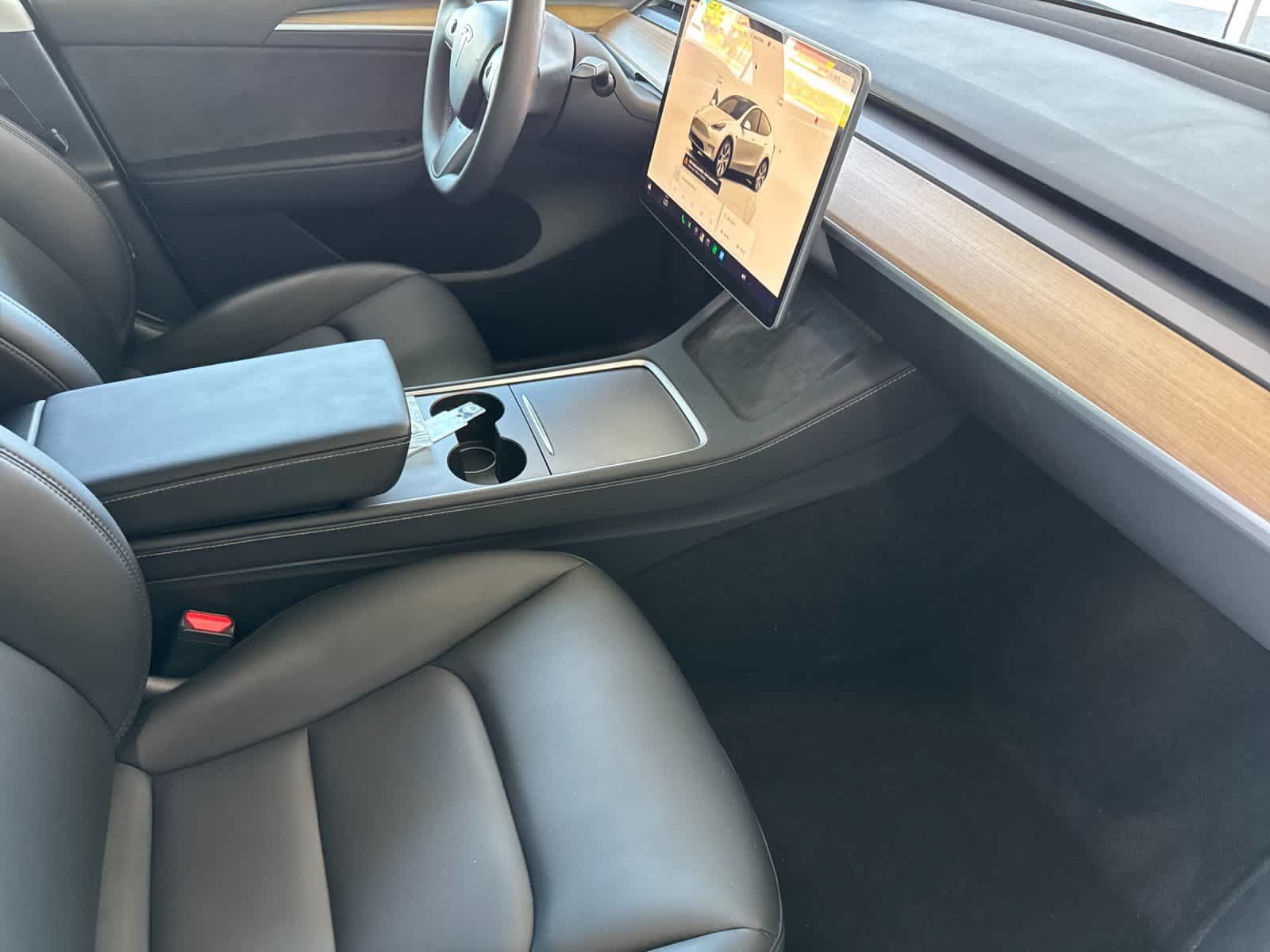 Used 2023 Tesla Model Y AWD image 16