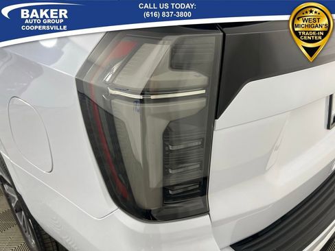 New 2026 Chevrolet Suburban High Country AWD/4WD image 32