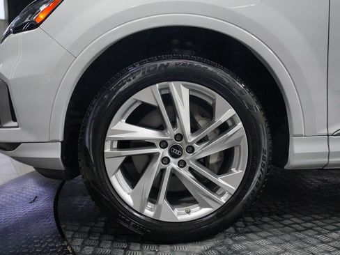 Used 2023 Audi Q7 2.0T Premium w/ Towing Package AWD/4WD image 9