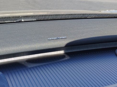 New 2025 Volvo EX30 Plus w/ Climate Package image 19