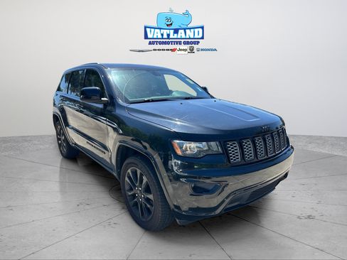 Used 2018 Jeep Grand Cherokee Altitude RWD image 7