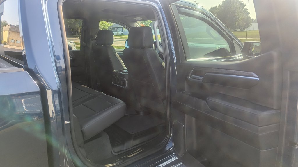 Used 2023 Chevrolet Silverado 1500 LTZ AWD/4WD image 10
