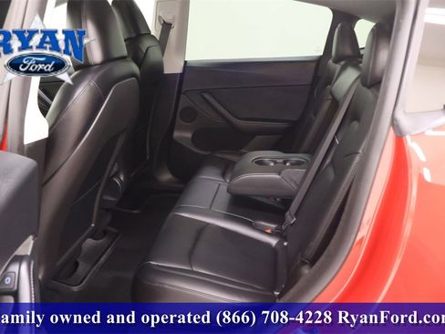 Used 2022 Tesla Model Y Long Range image 12