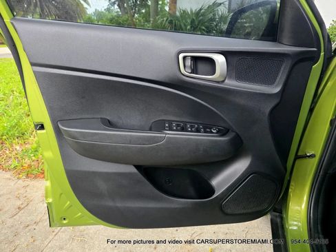 Used 2022 Hyundai Venue SEL FWD image 47