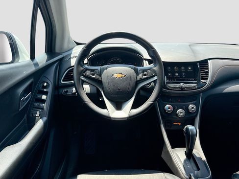 Used 2019 Chevrolet Trax LT w/ LT Convenience Package AWD/4WD image 21