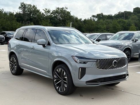 New 2026 Volvo XC90 B6 Ultra w/ Protection Package image 3