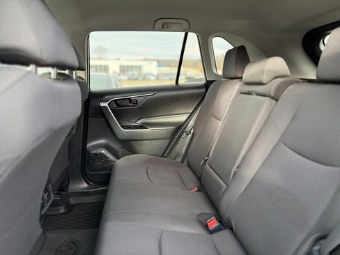 Used 2021 Toyota RAV4 LE image 6