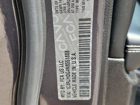 Certified 2022 Jeep Grand Cherokee Overland w/ Luxury Tech Group IV AWD/4WD image 17