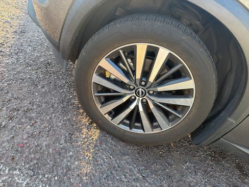 Used 2022 Nissan Pathfinder Platinum w/ Cargo Package image 5