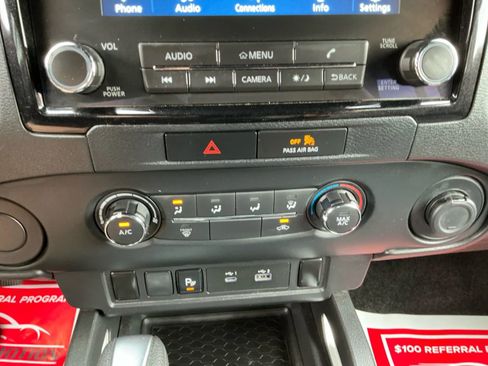 Used 2022 Nissan Frontier SV w/ Technology Package image 14