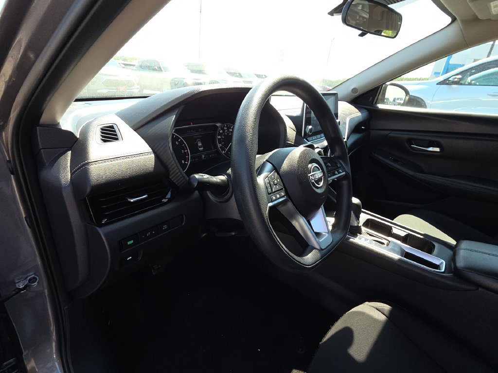 Used 2024 Nissan Sentra SV FWD image 14