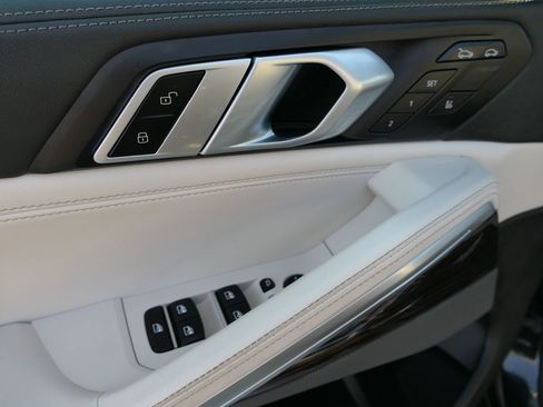 Used 2024 BMW X6 xDrive40i w/ Premium Package image 13