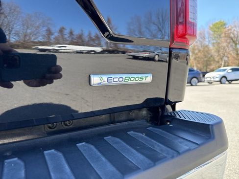 Used 2020 Ford F150 Lariat w/ Equipment Group 502A Luxury image 11