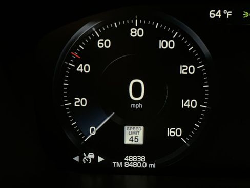 Used 2021 Volvo XC60 T8 R-Design w/ Protection Package Premier image 10