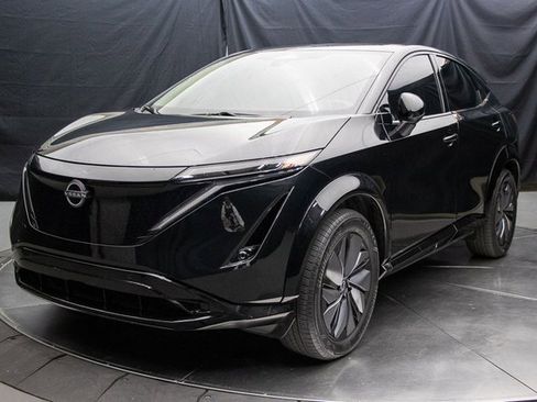 Used 2024 Nissan Ariya AWD image 6