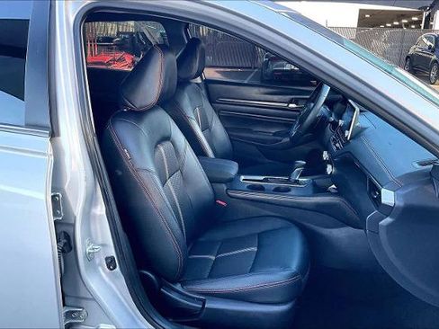 Certified 2022 Nissan Altima 2.5 SR image 9