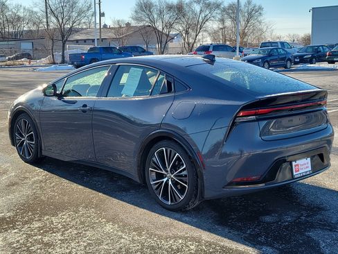 Used 2023 Toyota Prius XLE image 3