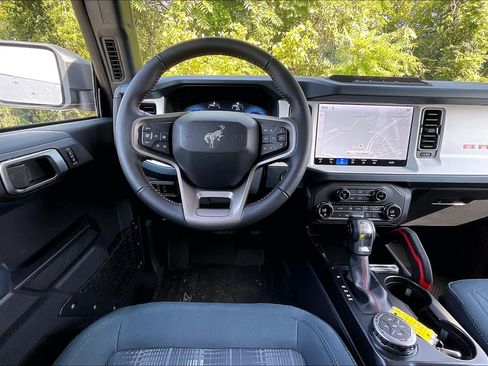 Certified 2026 Ford Bronco Heritage Edition AWD/4WD image 5