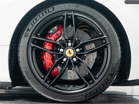 Used 2018 Ferrari 488 Spider RWD image 11