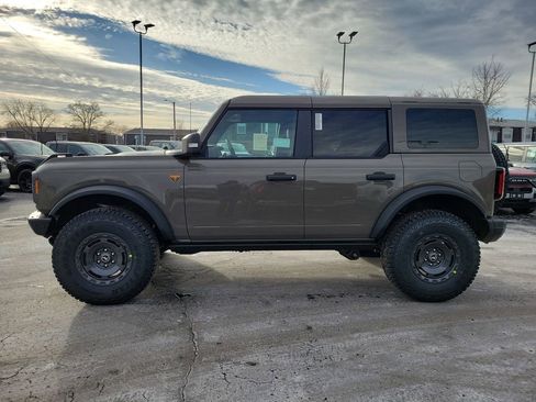 New 2025 Ford Bronco Badlands image 7