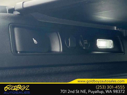 Used 2018 Alfa Romeo Stelvio AWD image 34