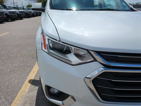 Used 2020 Chevrolet Traverse LT FWD image 9