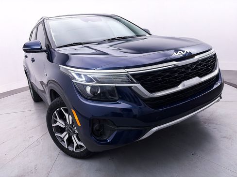 Certified 2022 Kia Seltos EX image 8