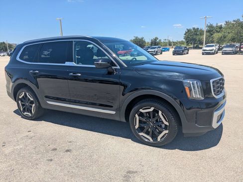 Certified 2025 Kia Telluride S AWD/4WD image 2