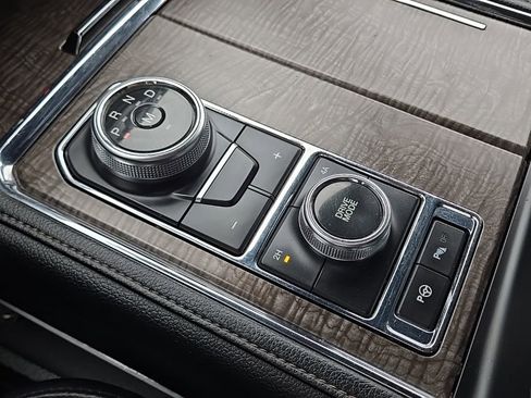 Used 2019 Ford Expedition Limited w/ Equipment Group 302A image 28